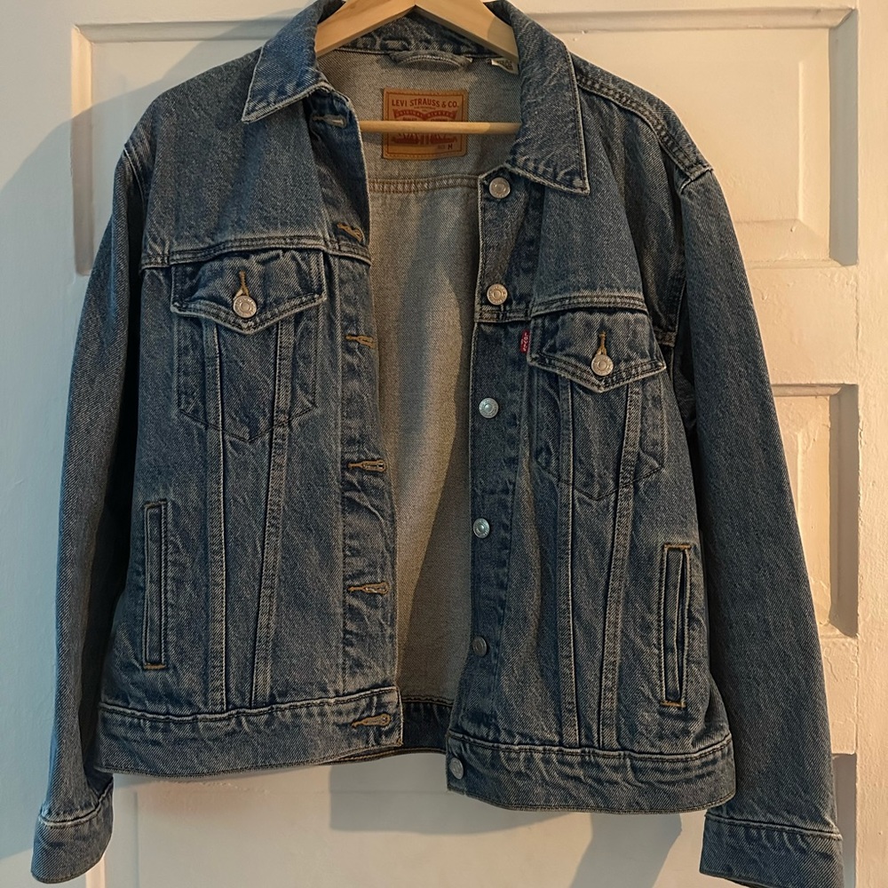 CLASSIC LEVI’S DENIM JACKED - SIZE M